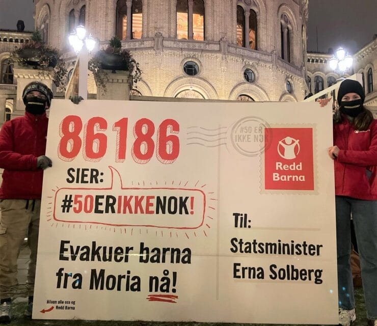 Overlevering av 86 186 underskrifter til Solberg-regjeringen