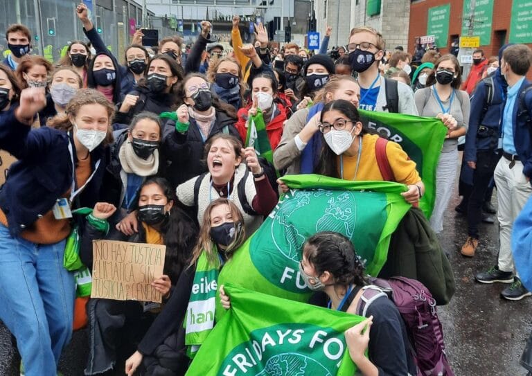 Ungdom protesterer for et bedre klima på COP26
