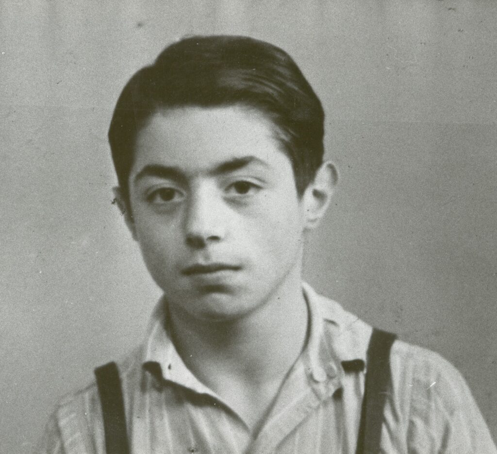 Sort-hvitt historisk foto av Berthold Grünfeld som som sju år gammel gutt.
