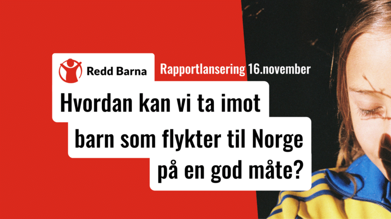 Foto av en jente som lukker øynene med gul og blå genser.