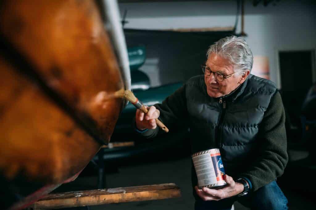 Ole Jacob Skipperud i verkstedet sitt