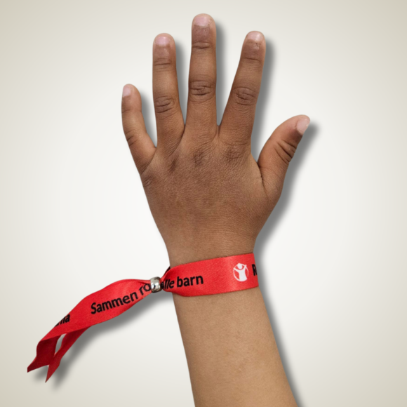 Hånd med armbånd