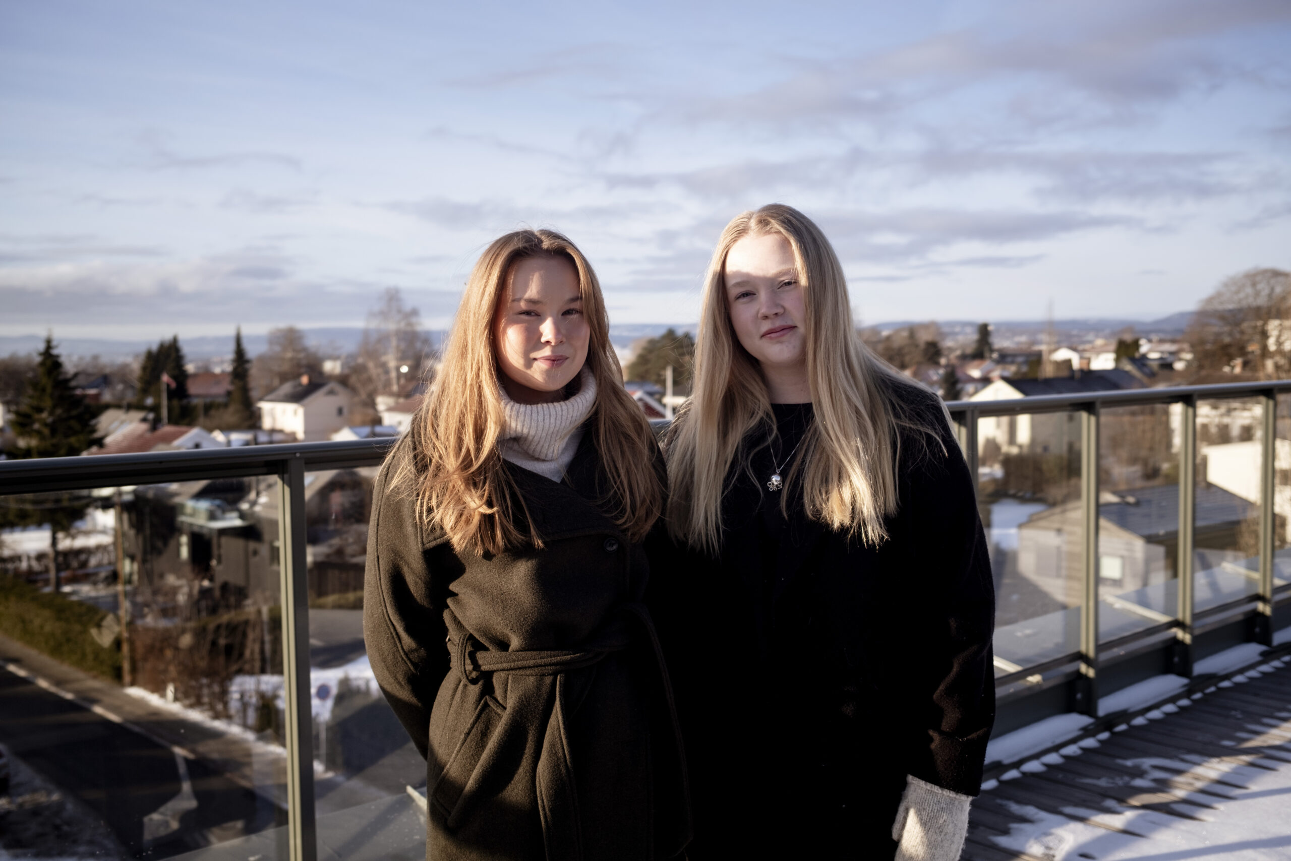 Kaija Cordelia Aira Amundsen (20) og Naimi Renander Bransfjell (21). De har begge vært med på et stort prosjekt i regi av Redd Barna om fornorskning og forsoning.