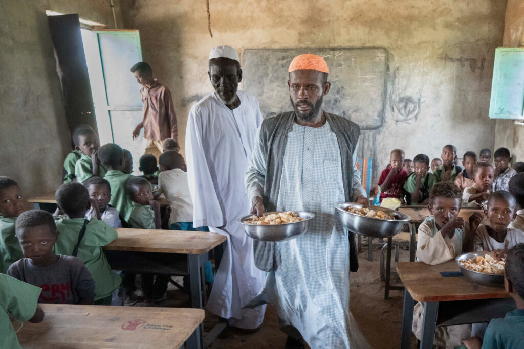 For mange barn i Sudan er skolelunsjen dagens første og eneste måltid.