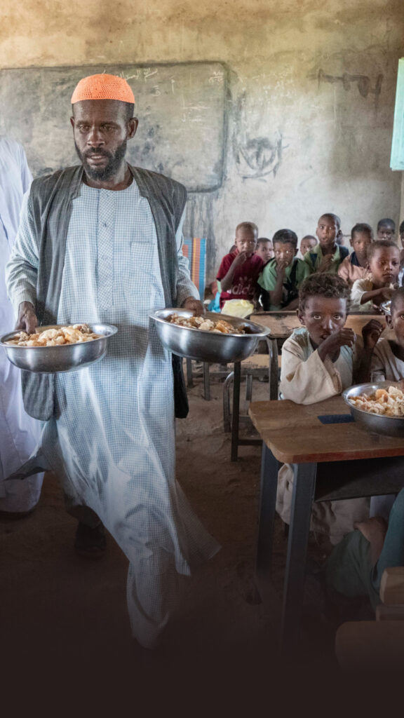 For mange barn i Sudan er skolelunsjen dagens første og eneste måltid.